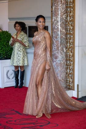 The Pierre Hotel: 2026 Met Gala Departures, New York, USA - 04 May 2026 aisha mcshaw departs the Pierre Hotel for 2026 Met Gala on May 04, 2026 in New York City. New York United States Copyright: xRonxAdarx xSOPAxImagesx _radar_pierre_20260504_01002