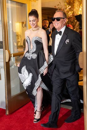 The Pierre Hotel: 2026 Met Gala Departures, New York, USA - 04 May 2026 (L-R) Anne Hathaway and Michael Kors wearing Michael Kors depart the Pierre Hotel for 2026 Met Gala on May 04, 2026 in New York City. New York United States Copyright: xRonxAdarx xSOPAxImagesx _radar_pierre_20260504_01691