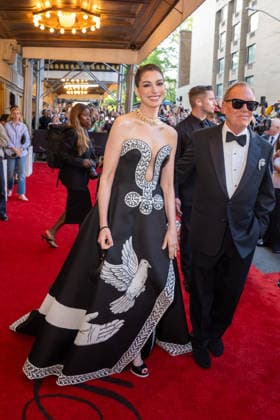 The Pierre Hotel: 2026 Met Gala Departures, New York, USA - 04 May 2026 Anne Hathaway wearing Michael Kors departs the Pierre Hotel for 2026 Met Gala on May 04, 2026 in New York City. New York United States Copyright: xRonxAdarx xSOPAxImagesx _radar_pierre_20260504_01732.