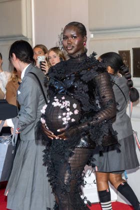 The Pierre Hotel: 2026 Met Gala Departures, New York, USA - 04 May 2026 Adut Akech wearing Thom Brown departs the Pierre Hotel for 2026 Met Gala on May 04, 2026 in New York City. New York United States Copyright: xRonxAdarx xSOPAxImagesx _radar_pierre_20260504_01823