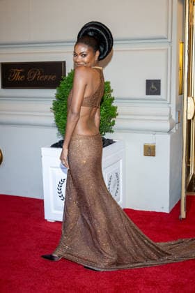 The Pierre Hotel: 2026 Met Gala Departures, New York, USA - 04 May 2026 Gabrielle Union wearing Michael Kors departs the Pierre Hotel for 2026 Met Gala on May 04, 2026 in New York City. New York United States Copyright: xRonxAdarx xSOPAxImagesx _radar_pierre_20260504_01996