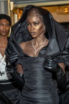 The Pierre Hotel: 2026 Met Gala Departures, New York, USA - 04 May 2026 Anok Yai wearing Balenciaga departs the Pierre Hotel for 2026 Met Gala on May 04, 2026 in New York City. New York United States Copyright: xRonxAdarx xSOPAxImagesx _radar_pierre_20260504_02106