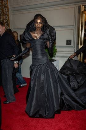 The Pierre Hotel: 2026 Met Gala Departures, New York, USA - 04 May 2026 Anok Yai wearing Balenciaga departs the Pierre Hotel for 2026 Met Gala on May 04, 2026 in New York City. New York United States Copyright: xRonxAdarx xSOPAxImagesx _radar_pierre_20260504_02125