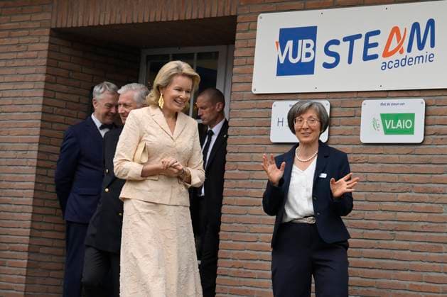 King Philippe And Queen Mathilde Visit The Province of Flemish Brabant VLAAMS-BRABANT, BELGIUM - MAY 05: King Philippe of Belgium and Queen Mathilde of Belgium pictured visiting VUB STEAM Academie in Pajottegem during a trip to the province of Flemish Brabant on May 05, 2026 in Vlaams-Brabant, Belgium, 05 05 2026 Vlaams-Brabant Belgium  Copyright: xPhilipxReynaersx