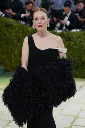 Julianne Moore at arrivals for The 2026 Costume Institute Exhibition COSTUME ART Opening Night Met Gala - Part 5, The Metropolitan Museum of Art, New York, NY, May 04, 2026. Photo By: Kristin Callahan Everett Collection The 2026 Costume Institute Exhibition COSTUME ART Opening Night Met Gala - Part 5 PUBLICATIONXNOTxINxCANxCHNxFRAxITAxJPNxNORxPOLxRUSxESPxUKxUSA