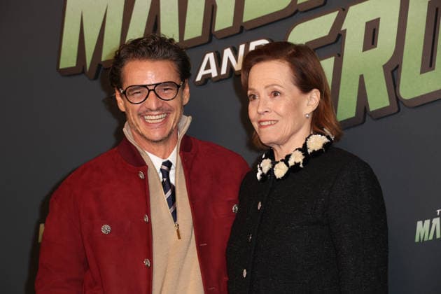 The Mandalorian and Grogu eÌveÌnement speÌcial fans au Grand Rex Ã Paris Pedro Pascal et Sigourney Weaver The Mandalorian and Grogu eÌveÌnement speÌcial fans au Grand Rex Ã Paris, le 5 mai 2026. Pedro Pascal, Sigourney Weaver and Jon Favreau at the The Mandalorian and Grogu fans special events at the Grand Rex theatre in Paris on may 5th 2026.  Copyright: xFabricexChasseryx