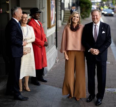 AMSTERDAM - King Willem-Alexander and Queen Maxima arrive at the Royal Theatre CarrÃ for the May 5 concert on the Amstel. Traditionally, the concert marks the conclusion of the National Liberation Celebration. RAMON VAN FLYMEN ANP netherlands out - belgium out  Copyright: xx x557572478x originalFilename: 557572478.jpg