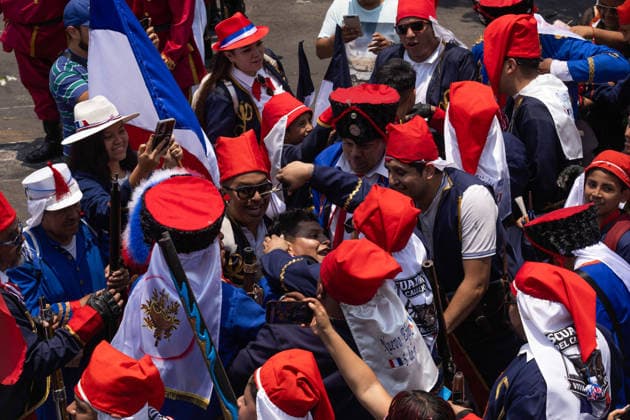 May 5, 2026, Mexico City, Mexico: Residents of the Penon de los Banos neighborhood took part in a civic reenactment marking the 164th anniversary of the Battle of Puebla, in which the Mexican army defeated French forces on May 5, 1862. The commemoration included parades, military uniforms and recreations of the historic battle in the Venustiano Carranza borough. Mexico City Mexico - ZUMAl178 20260505_znp_l178_058 Copyright: xCristianxLeyvax