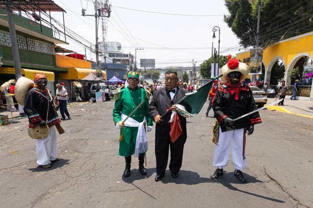 May 5, 2026, Mexico City, Mexico: Residents of the Penon de los Banos neighborhood took part in a civic reenactment marking the 164th anniversary of the Battle of Puebla, in which the Mexican army defeated French forces on May 5, 1862. The commemoration included parades, military uniforms and recreations of the historic battle in the Venustiano Carranza borough. Mexico City Mexico - ZUMAl178 20260505_znp_l178_054 Copyright: xCristianxLeyvax