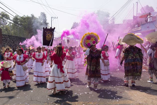 May 5, 2026, Mexico City, Mexico: Residents of the Penon de los Banos neighborhood took part in a civic reenactment marking the 164th anniversary of the Battle of Puebla, in which the Mexican army defeated French forces on May 5, 1862. The commemoration included parades, military uniforms and recreations of the historic battle in the Venustiano Carranza borough. Mexico City Mexico - ZUMAl178 20260505_znp_l178_024 Copyright: xCristianxLeyvax