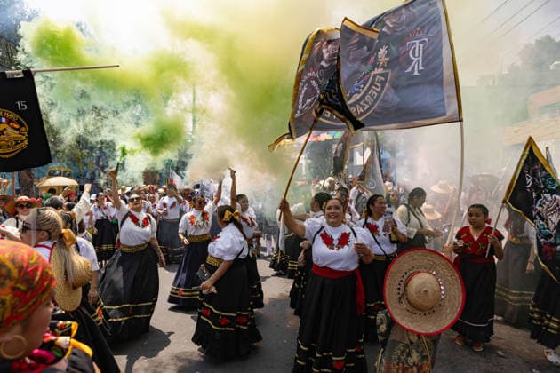 May 5, 2026, Mexico City, Mexico: Residents of the Penon de los Banos neighborhood took part in a civic reenactment marking the 164th anniversary of the Battle of Puebla, in which the Mexican army defeated French forces on May 5, 1862. The commemoration included parades, military uniforms and recreations of the historic battle in the Venustiano Carranza borough. Mexico City Mexico  - ZUMAl178 20260505_znp_l178_018 Copyright: xCristianxLeyvax