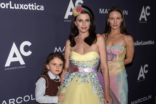 May 5, 2026, New York, United States: Julia Fox (C) and son Valentino Artemiev (L) attend the 30th Annual ACE Awards at The Pierre Hotel on May 05, 2026 in New York City. New York United States  - ZUMAs197 20260505_aaa_s197_274 Copyright: xRonxAdarx