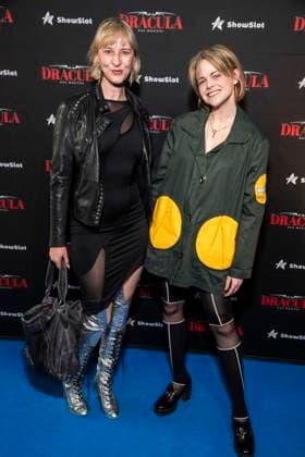 ABB DRACULA Johanna Magdalena Schmidt and Jennifer Siemann on the blue carpet at the premiere of Dracula The Musical at BlueMax Theater on 05 05 2026 in Berlin Berlin Germany