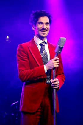 Vladimir Korneev at the photocall for his new program Vladimir Korneev sings Dalida Um nicht allein zu sein at the Tipi am Kanzleramt Berlin, 05 05 2026 Foto:xA.xBuggex xFuturexImagex korneev_6501
