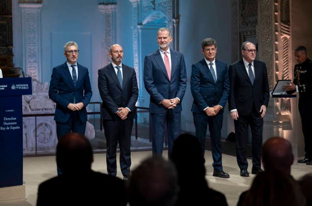 The King presides over the 10th King of Spain Human Rights Award Family photo during the presentation of the 10th King of Spain Human Rights Award, in the Chapel of San Ildefonso of the University of Alcalá, on May 6, 2026, in Alcalá de Henares, Madrid Spain The award, which is granted by the Ombudsman and the University of Alcalá, recognizes the work of entities and institutions, private or public, in Spain, Portugal and other Ibero-American countries that distinguish themselves in the defense and promotion of human rights and democratic values, or that promote research and the implementation of action programs aimed at the defense and promotion of human rights and democratic values, or that encourage research and the implementation of ac Copyright: xAlbertoxOrtegax 7502634