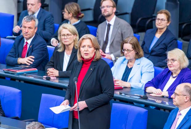 Bärbel Bas - Fragestunde im Bundestag EUR, Deutschland, Berlin, 06.05.2026: Befragung der Bundesregierung. Bundesministerin für Wirtschaftliche Zusammenarbeit und Entwicklung und Bärbel Bas (SPD), Bundesministerin für Arbeit und Soziales stellen sich den Fragen der Abgeordneten. *** Bärbel Bas Question Time in the Bundestag EUR, Germany, Berlin, 06 05 2026 Questioning the Federal Government Federal Minister for Economic Cooperation and Development and Bärbel Bas SPD , Federal Minister for Labor and Social Affairs answer questions from MPs