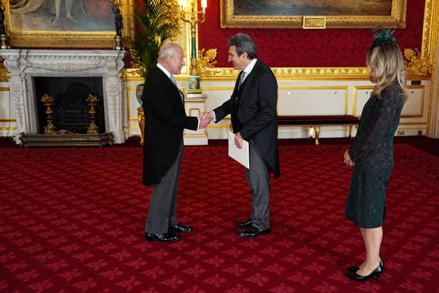 Audience at St James Palace Fabio Cassese, Ambassador from Italy, accompanied by Flaminia Battistelli, presents his credentials during an audience with King Charles III (left) at St James s Palace, London. Picture date: Wednesday May 6, 2026., Credit:Aaron Chown Avalon UK  Copyright: xAaronxChownx xAvalonx 1096899858
