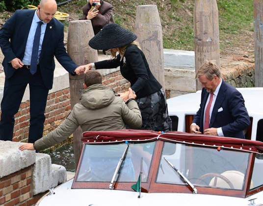 Dutch Royals Visit the 2026 Venice Art Biennale - Venice Willem-Alexander of the Netherlands and Máxima of the Netherlands visit the Dutch Pavilion in Venice, Italy on May 6, 2026. Photo by Matteo Chinellato IPA ABACAPRESS.COM Venice Italy  Copyright: xIPA ABACAx