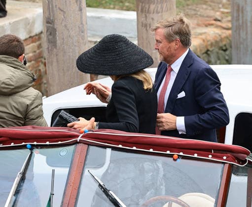 Dutch Royals Visit the 2026 Venice Art Biennale - Venice Willem-Alexander of the Netherlands and Máxima of the Netherlands visit the Dutch Pavilion in Venice, Italy on May 6, 2026. Photo by Matteo Chinellato IPA ABACAPRESS.COM Venice Italy  Copyright: xIPA ABACAx