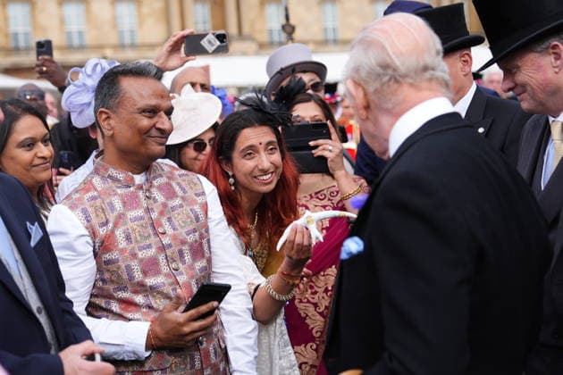Royal Garden Party at Buckingham Palace A member of the RSPB gifts a swift made by a Brownie group to King Charles III during a Royal Garden Party at Buckingham Palace, London. Picture date: Wednesday May 6, 2026., Credit:Aaron Chown Avalon UK, London  Copyright: xAaronxChownx xAvalonx 1096939337