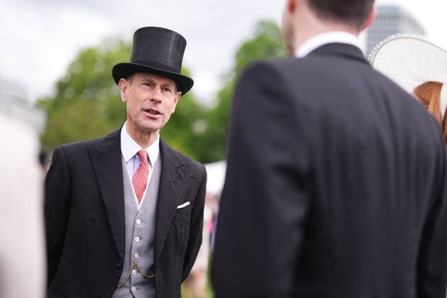 Royal Garden Party at Buckingham Palace The Duke of Edinburgh speaks to guests during a Royal Garden Party at Buckingham Palace, London. Picture date: Wednesday May 6, 2026., Credit:Aaron Chown Avalon UK, London  Copyright: xAaronxChownx xAvalonx 1096939416