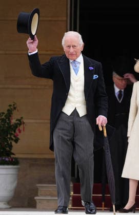 Royal Garden Party at Buckingham Palace King Charles III stands at the top of the Garden steps before the start of a Royal Garden Party at Buckingham Palace, London. Picture date: Wednesday May 6, 2026., Credit:Aaron Chown Avalon UK, London  Copyright: xAaronxChownx xAvalonx 1096939436