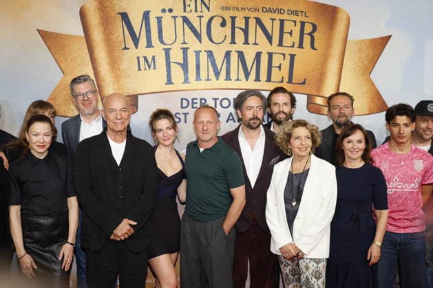 Cinema premiere,May 14, 2026 The film team at the premiere of the Bavarian comedy Ein Münchner im Himmel Der Tod ist erst der Anfang in a festive setting, shortly before the official cinema release on May 14, 2026 at the Mathäser Filmpalast Munich, 06 05 2026 Munich Maltäser KIno Bayern D Copyright: xAgenturxMatthiasxWehnertx xReinhardxZichyx