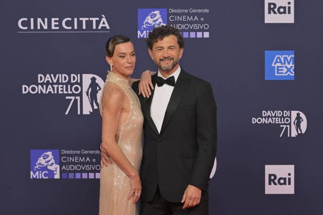 News - 71^ Edizione David di Donatello 2026 - Cerimonia di Premiazione Vinicio Marchioni and Milena Mancini attend the photocall during the 71th David Di Donatello at Cinecitta Studios on May 06, 2026 in Rome, Italy Roma Roma Italy Copyright: xRobertoxBettacchix xLiveMediax LPN_2434737