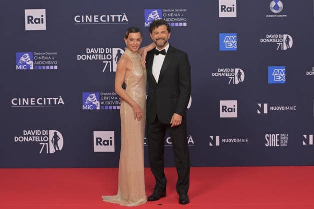 News - 71^ Edizione David di Donatello 2026 - Cerimonia di Premiazione Vinicio Marchioni and Milena Mancini attend the photocall during the 71th David Di Donatello at Cinecitta Studios on May 06, 2026 in Rome, Italy Roma Roma Italy Copyright: xRobertoxBettacchix xLiveMediax LPN_2434739