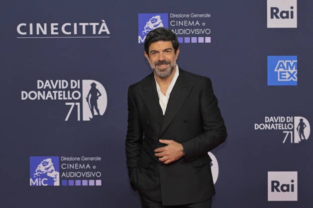 News - 71^ Edizione David di Donatello 2026 - Cerimonia di Premiazione Pierfrancesco Favino attends the photocall during the 71th David Di Donatello at Cinecitta Studios on May 06, 2026 in Rome, Italy Roma Roma Italy Copyright: xRobertoxBettacchix xLiveMediax LPN_2435060