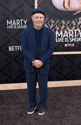 ˜Marty, Life is Short™ Premiere Billy Crystal arriving to the premiere of Marty, Life is Short at the Egyptian Theatre on May 6, 2026 in Hollywood, CA. Hollywood Egyptian Theatre California USA Copyright: xStarbuck xAFF-USA.COMx