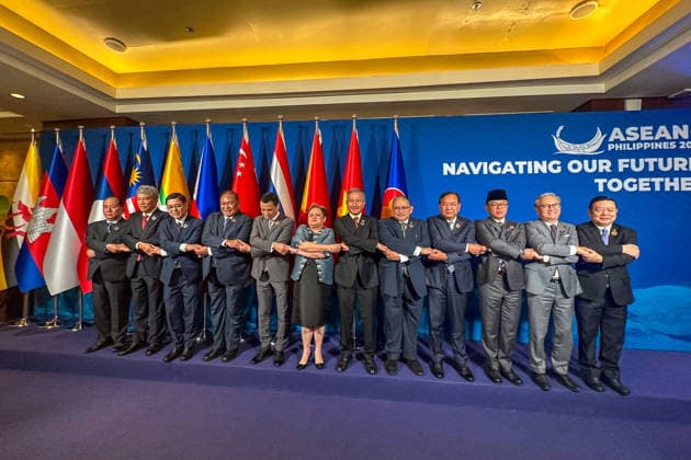 Foreign Ministers Meeting during ASEAN Summit 2026 in Philippines CEBU, PHILIPPINES - MAY 7: (L-R) Myanmar’s Permanent Foreign Secretary U Hau Khan Sum, Malaysia s Foreign Minister Mohamad Hasan, Thailand s Foreign Minister Sihasak Phuangketkeow, Timor Leste s Foreign Minister Bendito dos Santos Freitas, Vietnam s Foreign Minister Le Hoai Trung, Philippine Foreign Secretary Theresa Tess Lazaro, Singapore s Foreign Minister Vivian Balakrishnan, Brunei s Second Foreign Minister Erywan Yusof, Cambodia s Foreign Minister Prak Sokhonn, Indonesia s Foreign Minister Sugiono, and Lao s foreign minister Thongsavanh Phomvihane, pose for a group photo during Foreign Ministers s Meeting at the 48th ASEAN Summit, in Cebu, Philippines, on May 7, 2026. D  Copyright: x2026xAnadoluxDanielxCengx
