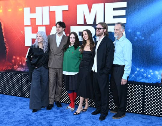 ˜Billie Eilish-Hit Me Hard and Soft: The Tour™ LA Premiere Maggie Baird, Nat Wolff, Billie Eilish, Claudia Sulewski, Finneas O Connell and Patrick O Connell arriving to Paramount Picture™s Billie Eilish-Hit Me Hard and Soft: The Tour™ (Live in 3D) Los Angeles premiere held at the Village Theatre on May 6, 2026 in Westwood, CA. Westwood Village Theatre California USA Copyright: xLeexWattx xAFF-USA.COMx