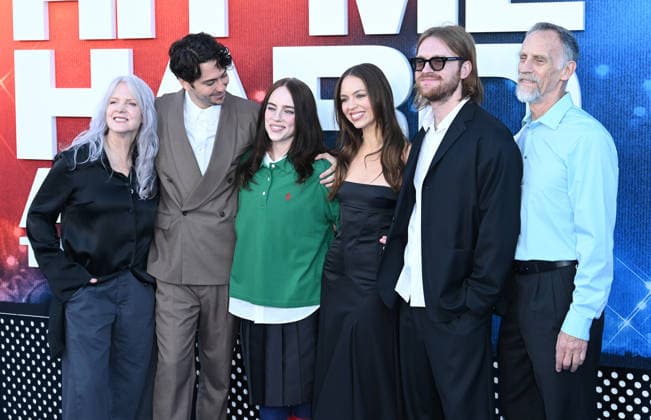 ˜Billie Eilish-Hit Me Hard and Soft: The Tour™ LA Premiere Maggie Baird, Nat Wolff, Billie Eilish, Claudia Sulewski, Finneas O Connell and Patrick O Connell arriving to Paramount Picture™s Billie Eilish-Hit Me Hard and Soft: The Tour™ (Live in 3D) Los Angeles premiere held at the Village Theatre on May 6, 2026 in Westwood, CA. Westwood Village Theatre California USA Copyright: xLeexWattx xAFF-USA.COMx