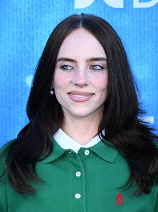 ˜Billie Eilish-Hit Me Hard and Soft: The Tour™ LA Premiere Billie Eilish arriving to Paramount Picture™s Billie Eilish-Hit Me Hard and Soft: The Tour (Live in 3D) Los Angeles premiere held at the Village Theatre on May 6, 2026 in Westwood, CA. Westwood Village Theatre California USA Copyright: xLeexWattx xAFF-USA.COMx