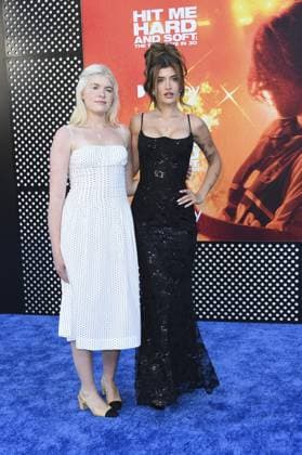 Lola Sheen, Sami Sheen at arrivals for BILLIE EILISH - HIT ME HARD AND SOFT: THE TOUR (LIVE IN 3D) Premiere, Westwood Village Theatre, Los Angeles, CA, May 06, 2026. Photo By: Elizabeth Goodenough Everett Collection BILLIE EILISH - HIT ME HARD AND SOFT: THE TOUR (LIVE IN 3D) Premiere PUBLICATIONXNOTxINxCANxCHNxFRAxITAxJPNxNORxPOLxRUSxESPxUKxUSA