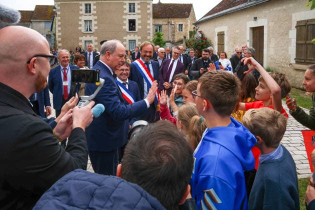 Prince Albert II Visit To Montresor S.A.S. Prince Albert II of Monaco visits Montrésor, Indre-et-Loire, France on May 6, 2026, following the footsteps of one of his ancestors, Imbert de Batarnay (1438-1523). Welcomed by the prefect of Indre-et-Loire and Frédéric Gaultier, mayor of Montrésor, the Sovereign Prince visited the collegiate church where Imbert de Batarnay rests before touring the château and addressing the local population gathered in the park. Photo by Pascal Avenet ABACAPRESS.COM Montresor Indre-et-Loire (37) France  Copyright: xAvenetxPascal ABACAx
