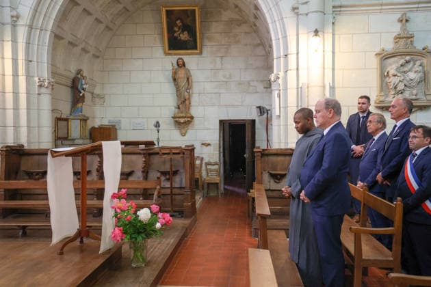 Prince Albert II Visit To Montresor S.A.S. Prince Albert II of Monaco visits Montrésor, Indre-et-Loire, France on May 6, 2026, following the footsteps of one of his ancestors, Imbert de Batarnay (1438-1523). Welcomed by the prefect of Indre-et-Loire and Frédéric Gaultier, mayor of Montrésor, the Sovereign Prince visited the collegiate church where Imbert de Batarnay rests before touring the château and addressing the local population gathered in the park. Photo by Pascal Avenet ABACAPRESS.COM Montresor Indre-et-Loire (37) France  Copyright: xAvenetxPascal ABACAx