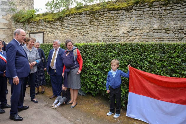 Prince Albert II Visit To Montresor S.A.S. Prince Albert II of Monaco visits Montrésor, Indre-et-Loire, France on May 6, 2026, following the footsteps of one of his ancestors, Imbert de Batarnay (1438-1523). Welcomed by the prefect of Indre-et-Loire and Frédéric Gaultier, mayor of Montrésor, the Sovereign Prince visited the collegiate church where Imbert de Batarnay rests before touring the château and addressing the local population gathered in the park. Photo by Pascal Avenet ABACAPRESS.COM Montresor Indre-et-Loire (37) France  Copyright: xAvenetxPascal ABACAx