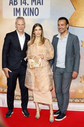 Fred Kogel, Cathy Hummels and Ramy Nasser at the premiere of the movie Ein Münchner im Himmel Der Tod ist erst der Anfang at Mathäser Filmpalast Munich, 06 05 2026 Foto:xAgenturxWehnertx xZichyx xFuturexImagex himmel_6407