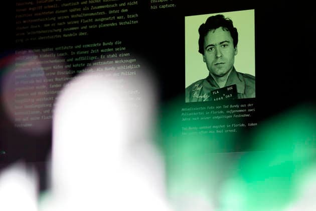 A police photo of Ted Bundy on display in the True Crime exhibition Serial Killer in Cologne Ehrenfeld Cologne, 07 05 2026 NRW Germany Copyright: xChristophxHardtx