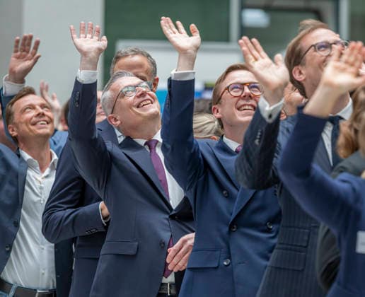 Karsten Wildberger EUR, Deutschland, Berlin, 07.05.2026: Gruppenfoto auf der Festveranstaltung des Bundesministeriums für Digitales und Staatsmodernisierung anlässlich des einjährigen Bestehen. In Anwesenheit von Karsten Wildberger (CDU), Bundesminister für Digitalisierung und Staatsmodernisierung. Gemeinsamer Besuch der Aussteller. *** Karsten Wildberger EUR, Germany, Berlin, 07 05 2026 Group photo at the festive event of the Federal Ministry for Digital and State Modernization on the occasion of the first anniversary In the presence of Karsten Wildberger CDU , Federal Minister for Digital and State Modernization Joint visit of the exhibitors