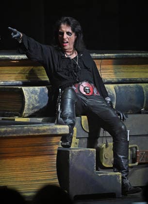 Alice Cooper performs during Alice s Attic Tour at The Broward Center For The Performing Arts on May 6, 2026 in Fort Lauderdale, Florida. Featuring: Alice Cooper Where: Fort Lauderdale, Florida, United States When: 06 May 2026 Credit: Robert Bell INSTARimages EDITORIAL USE ONLY. NOT FOR USE BY NEWSPAPERS BASED IN THE UK. Copyright: xx instar55670875