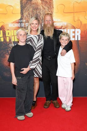 May 7, 2026: LAUREN JOHNSTON, BLAKE JOHNSTON and family attend the In Pieces Together Sydney Premiere at Hoyts Entertainment Quarter on May 7, 2026 in Sydney, Australia  - ZUMAa155 20260507_aaa_a155_034 Copyright: xChristopherxKhouryx