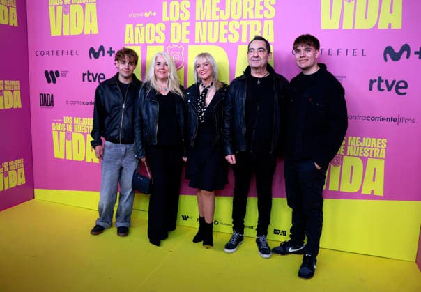 Hombres G premiere their film, Los mejores anos de nuestra vida Javier Molina and his family during the premiere of the film Los mejores anos de nuestra vida , on May 7, 2026, in Madrid Spain It is an intimate and emotional portrait of Hombres G, a band that marked several generations and is still as relevant as in its beginnings Through unpublished material and a contemporary look, the documentary celebrates 40 years of friendship, music and inexhaustible energy 07 MAY 2026 Madrid Madrid Madrid Espana  Copyright: xJosexVelascox 7507215