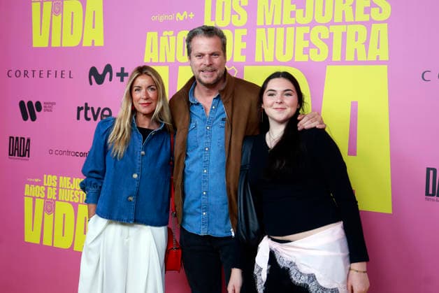 Hombres G premiere their film, Los mejores anos de nuestra vida Jota Abril during the premiere of the film Los mejores anos de nuestra vida , on May 7, 2026, in Madrid Spain It is an intimate and emotional portrait of Hombres G, a band that marked several generations and is still as relevant as in its beginnings Through unpublished material and a contemporary look, the documentary celebrates 40 years of friendship, music and endless energy 07 MAY 2026 Madrid Madrid Madrid Espana  Copyright: xJosexVelascox 7507253