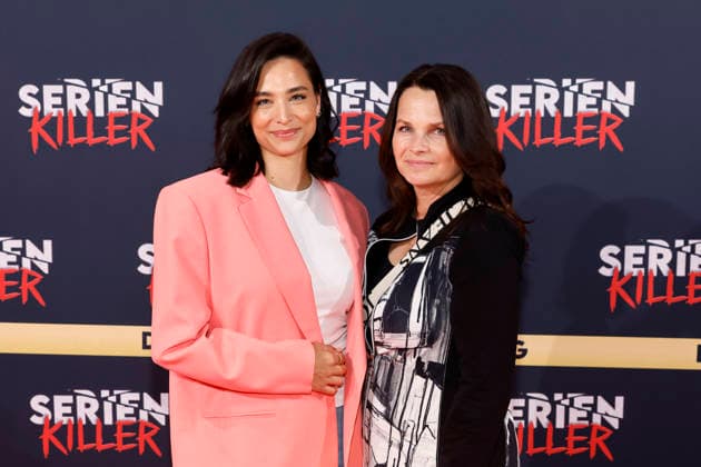 Presenter Amira Aly with her mother Mirjam Svetnik at the opening of the True Crime exhibition Serial Killers in Cologne Ehrenfeld Cologne, 07 05 2026 NRW Germany Copyright: xChristophxHardtx