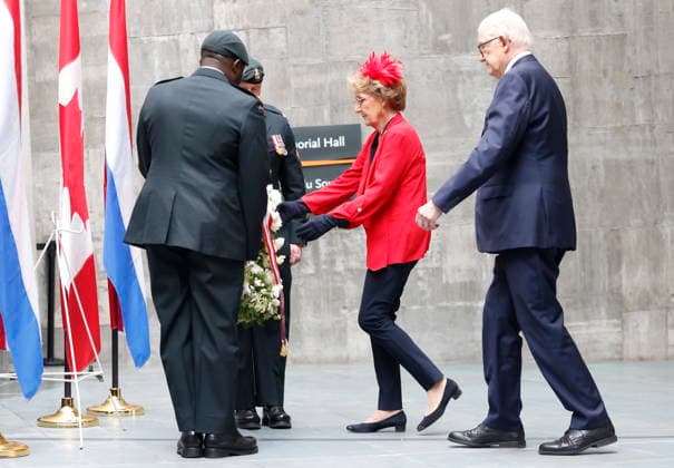 May 7, 2026, Ottawa, On, Canada: Princess Margriet of the Netherlands and her husband Pieter van Vollenhoven lay a wreath at the Canadian War Museum in Ottawa, Thursday, May 7, 2026. Ottawa Canada  - ZUMAc35_ 20260507_zaf_c35_099 Copyright: xPatrickxDoylex