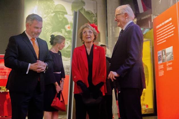 May 7, 2026, Ottawa, On, Canada: Princess Margriet of the Netherlands and her husband Pieter van Vollenhoven tour an exhibit on the liberation of the Netherlands with James Whitham, director general of the Canadian War Museum, at the Canadian War Museum in Ottawa, Thursday, May 7, 2026. Ottawa Canada  - ZUMAc35_ 20260507_zaf_c35_101 Copyright: xPatrickxDoylex