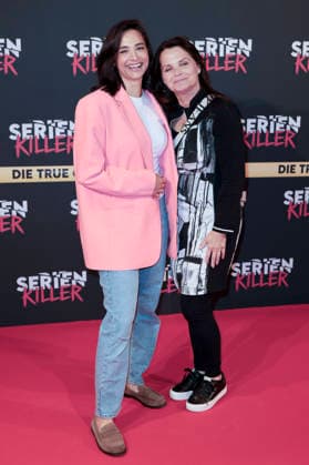 Amira Aly with her mother Mirjam Svetnik at the premiere of Serial Killer The True Crime Exhibition at Oskar Jäger Straße 99 Cologne, 07 05 2026 Foto:xR.xSchmiegeltx xFuturexImagex serienkiller_6549